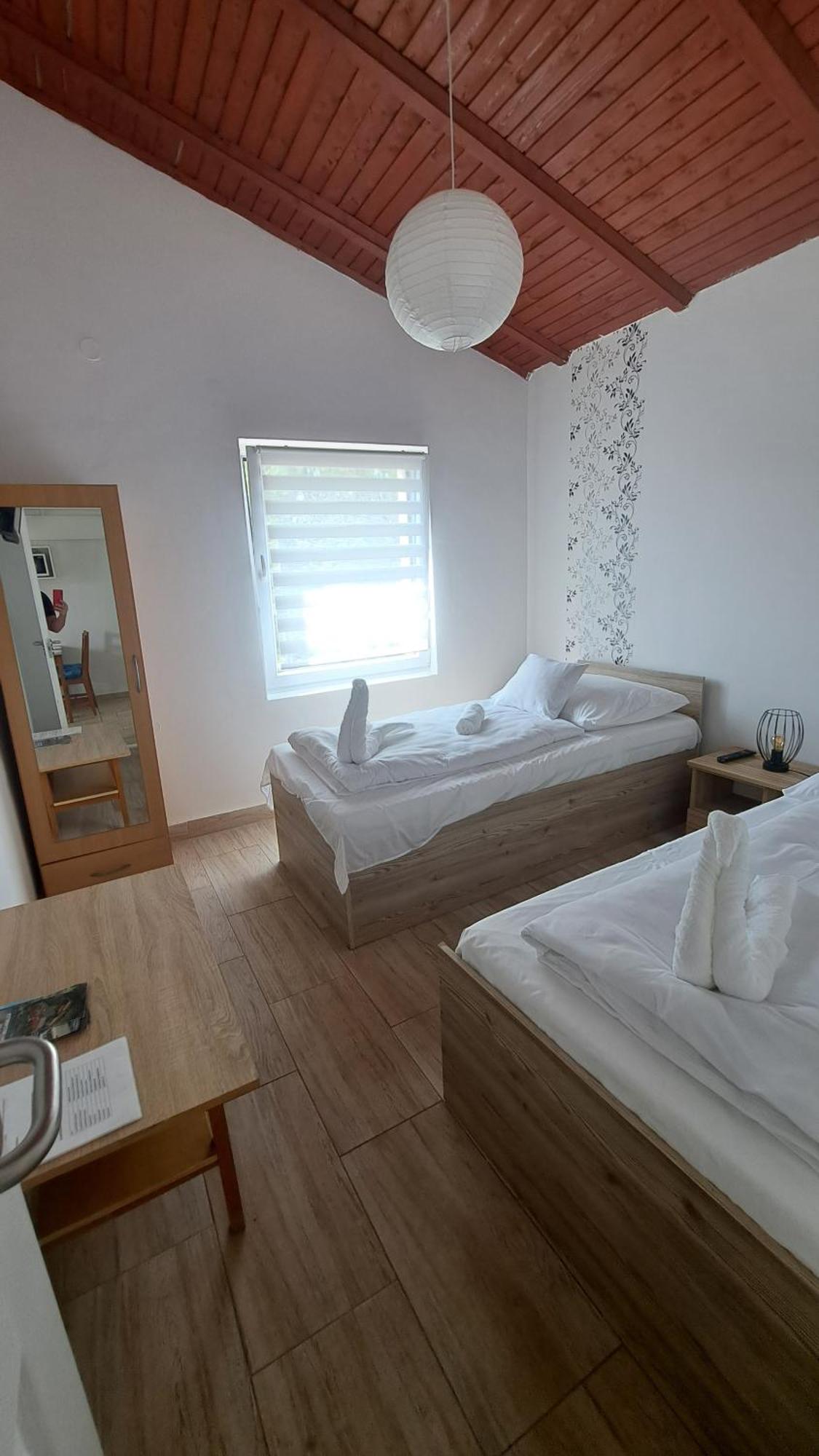 Marabella Apartmanok Hajdúszoboszló Exteriör bild