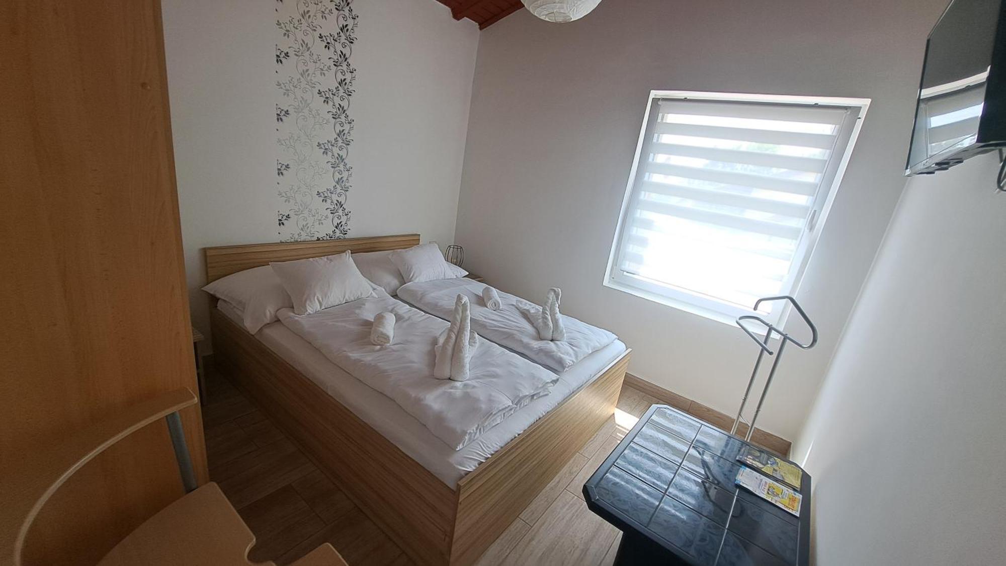 Marabella Apartmanok Hajdúszoboszló Exteriör bild